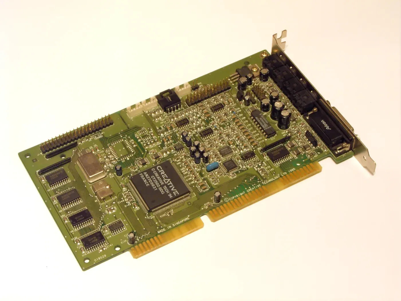 A Creative Sound Blaster 16 CT2940 ISA board with internal connectors along its upper edge.